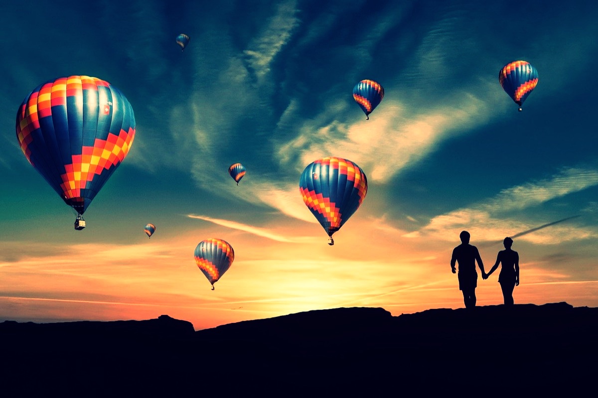 hot-air-balloon-2764704_1280