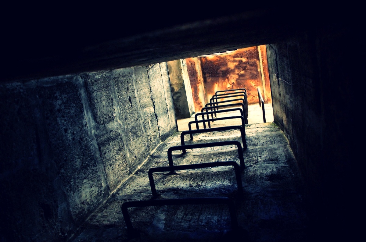 bunker-2359436_1280