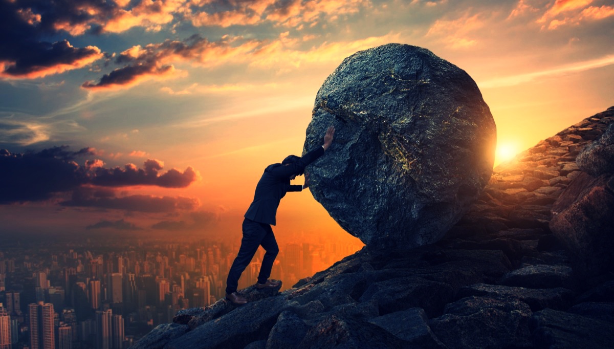 freepik-business-man-pushing