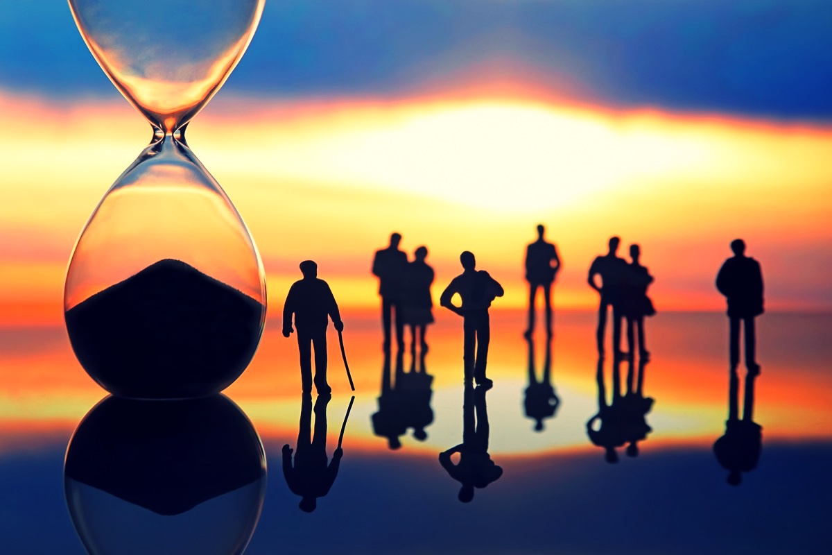 freepik-miniature-people-silhouettes