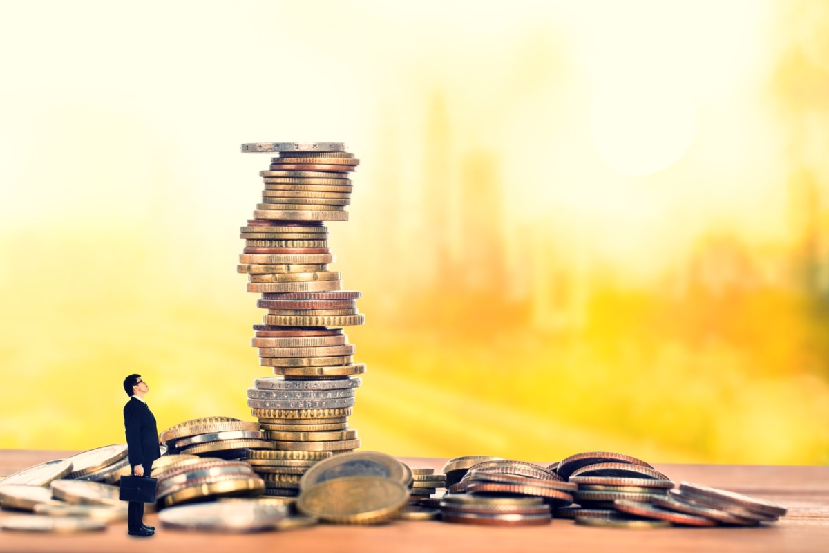 freepik-passive-income-businessman